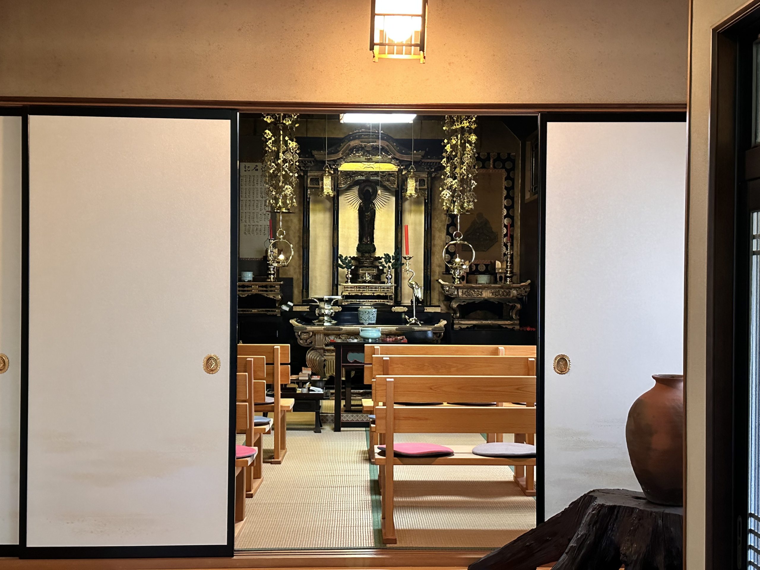應瑞寺の本堂入口
